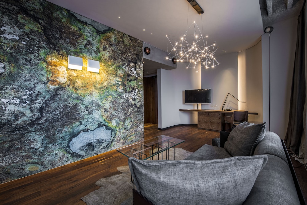 Suite, Balcony (high floor) photo 1