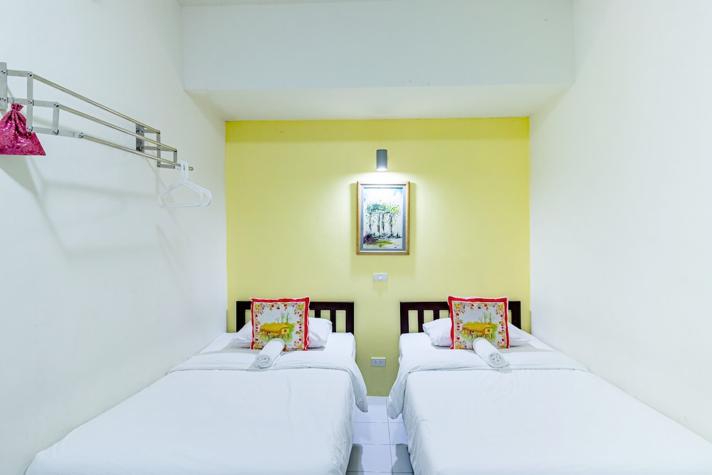 Deluxe Twin Room, Private Bathroom photo 1
