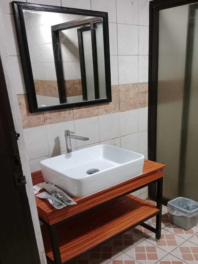 Executive Twin Room - Photo 4