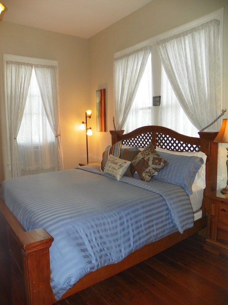 Standard Room, 1 King Bed (Mediterranean) photo 3