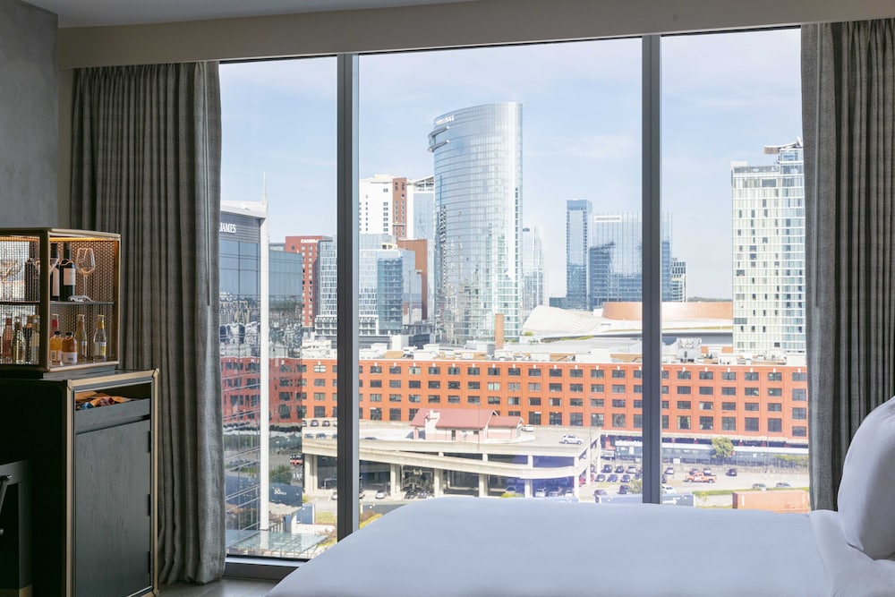 Standard Room, 1 King Bed, City View - Photo 8