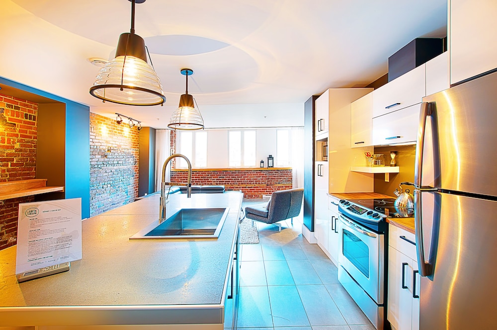 Penthouse Loft, 2 Bedrooms (402)