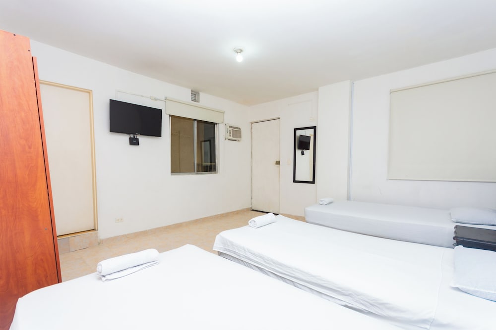 Basic Quadruple Room - Photo 2