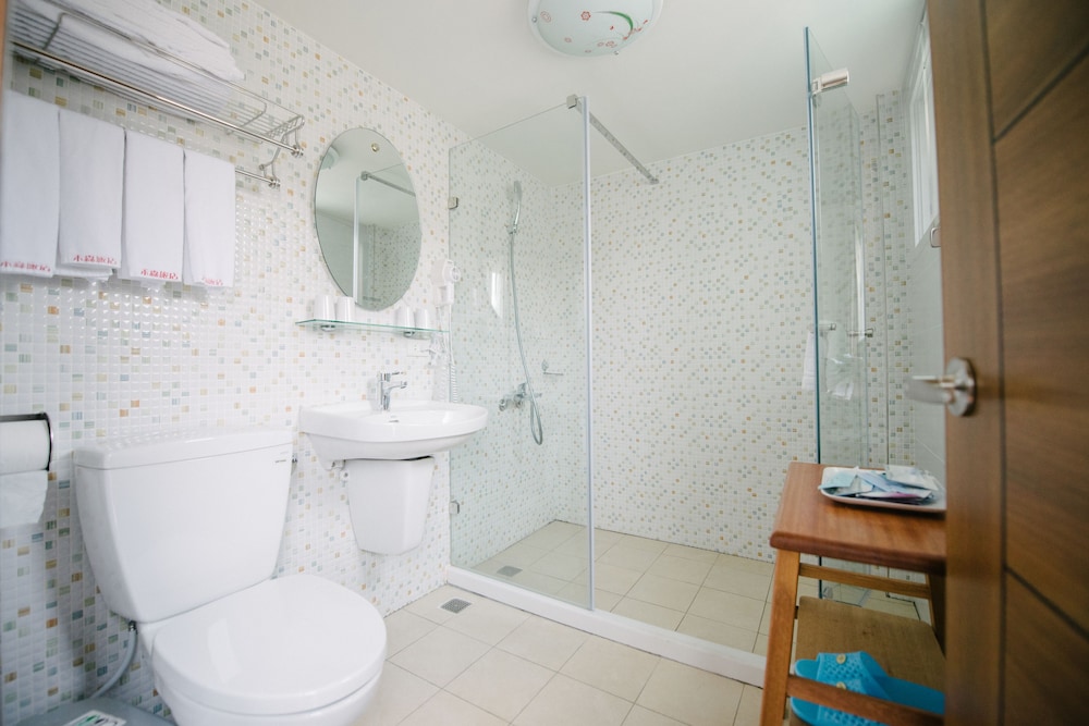 Superior Quadruple Room - Photo 5