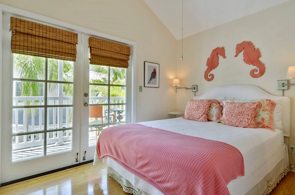 House (2 Bedrooms)
