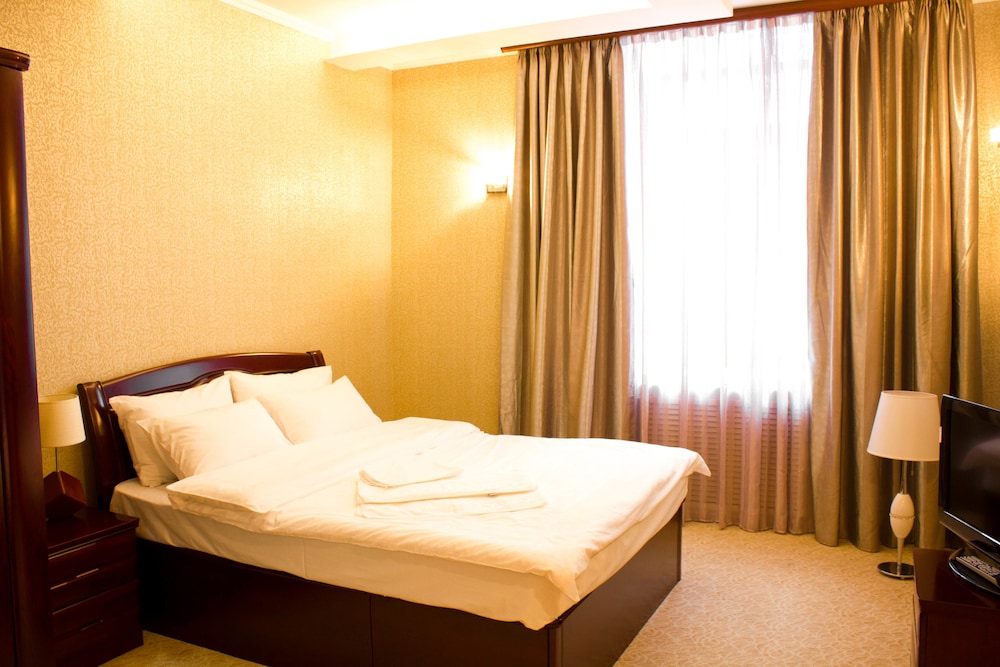 Standard Double Room, 1 Queen Bed, Non Smoking photo 2