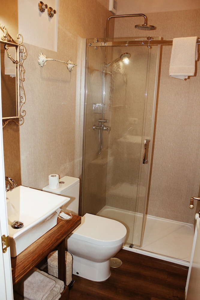 Double or Twin Room photo 2