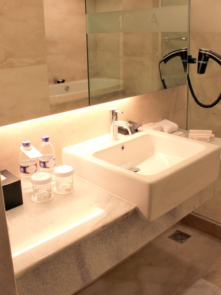 ASTON Suite - Photo 10