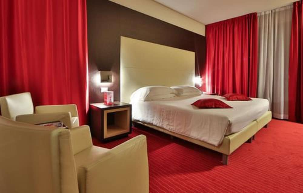 Comfort Room, Multiple Beds, Non Smoking - Photo 7