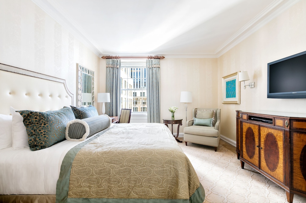 Superior Room, 1 King Bed (Interior View)