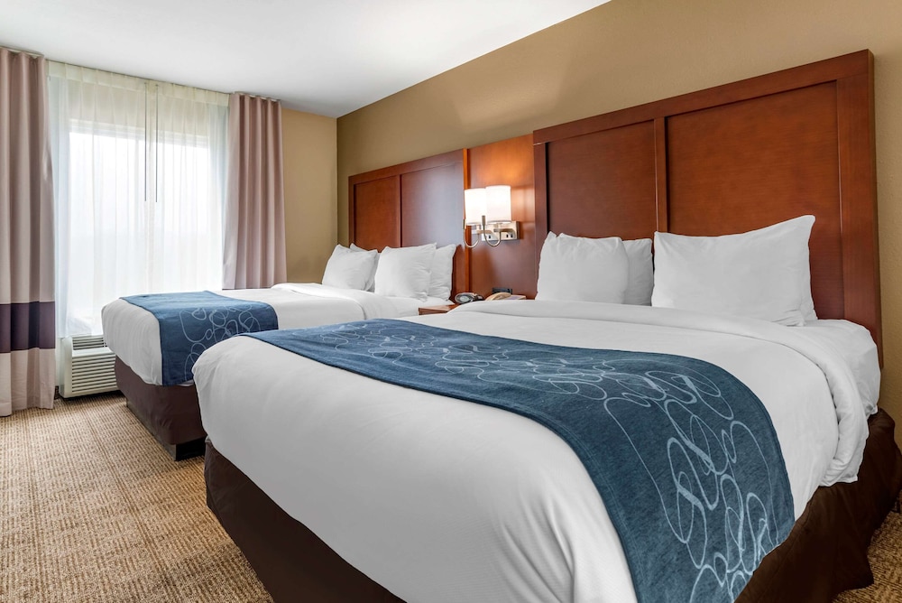 Suite, 2 Queen Beds, Non Smoking - Photo 1