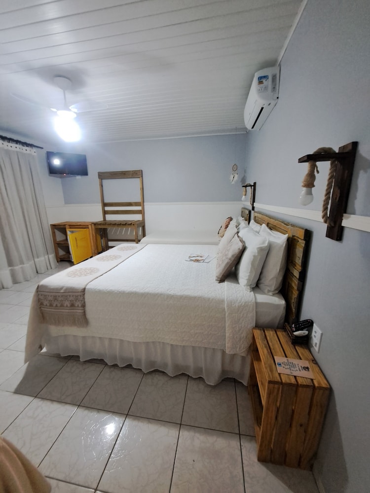 Family Quadruple Room, Pool View - Photo 5