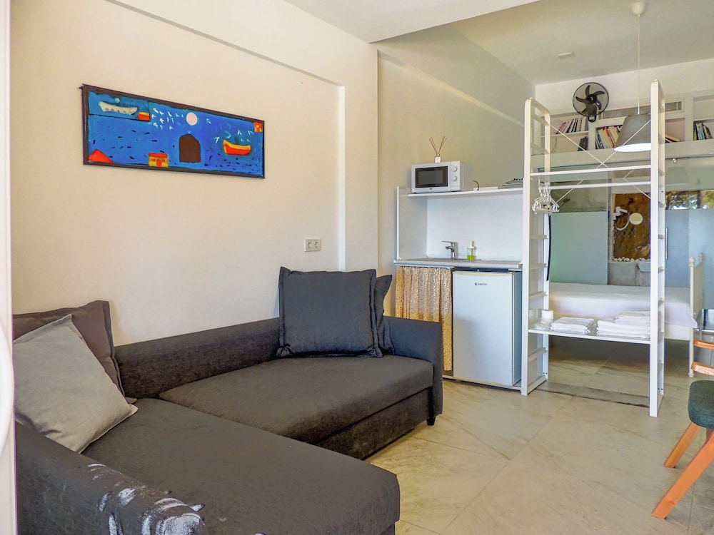 Family Studio Suite, Partial Sea View photo 1