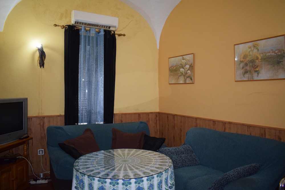 Basic Double Room photo 3