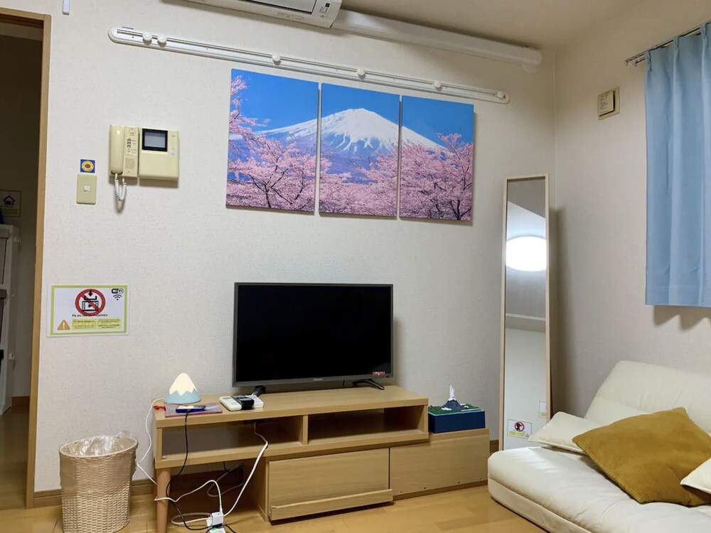 Signature Apartment, Non Smoking, Refrigerator & Microwave photo 1