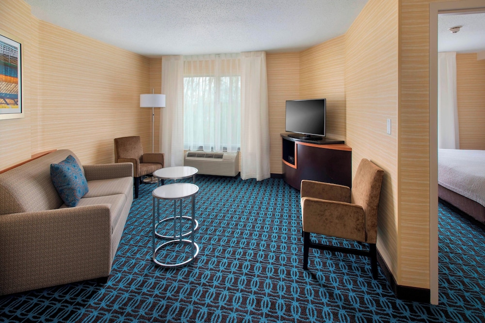 Suite, 1 Bedroom - Photo 1