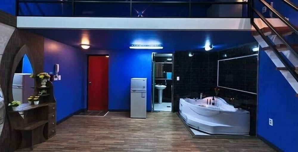Room (Special, #202, Blue) photo 1