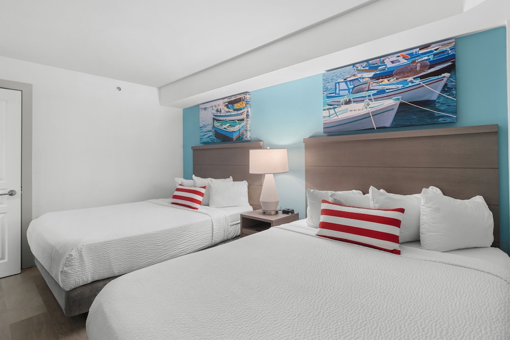 Mariner Ocean View Deluxe Three Bedroom Condo - Photo 1