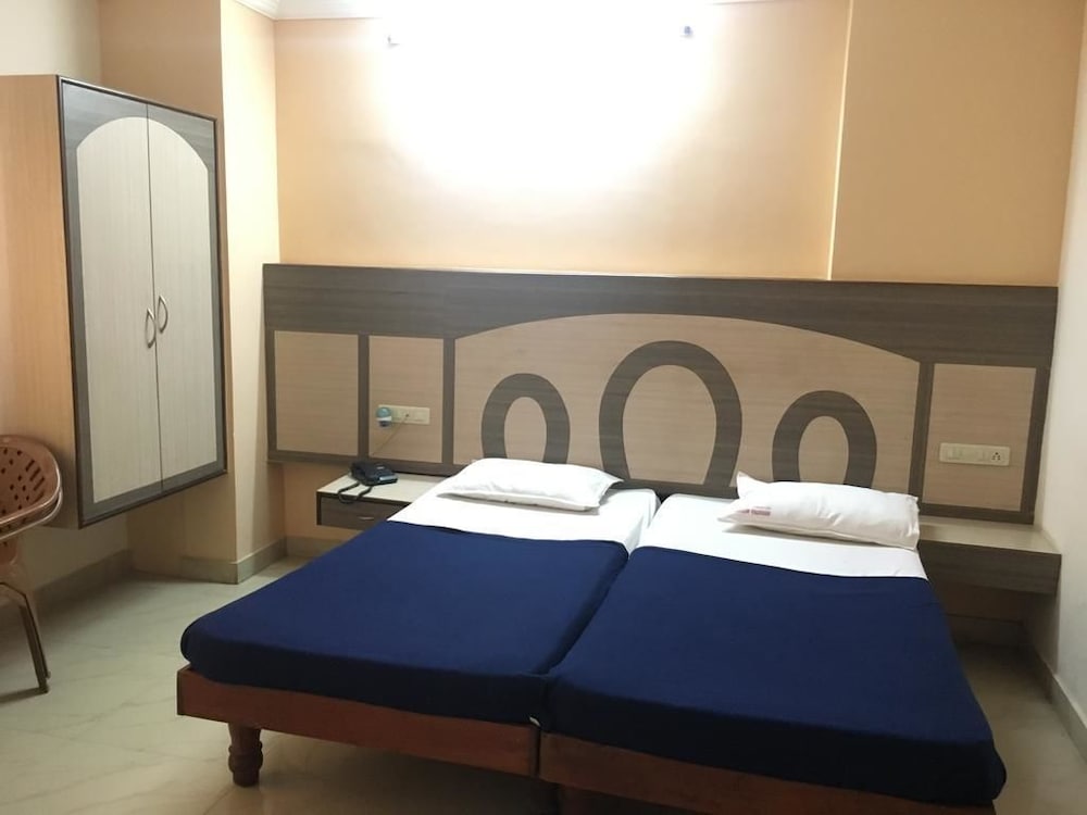 Basic Room (Non Ac) photo 1