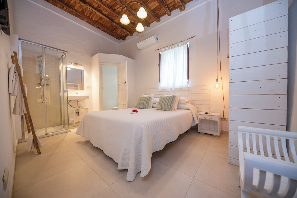 Comfort Double Room, Private Bathroom (Macarella) photo 2
