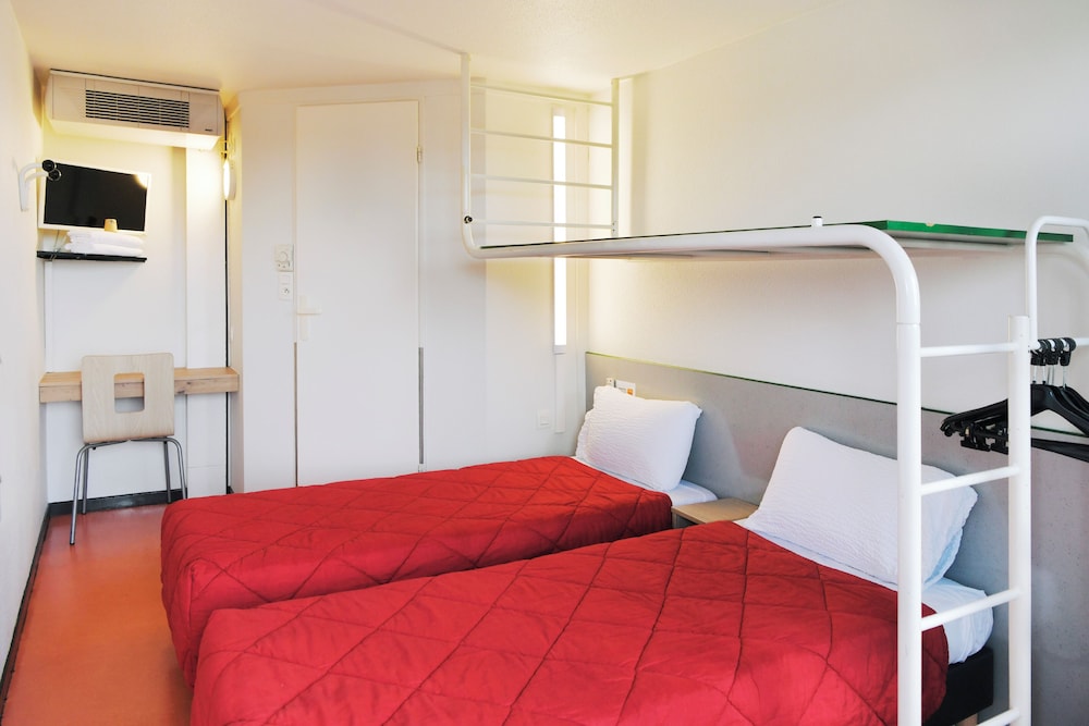 Standard Room, 2 Twin Beds - Photo 2