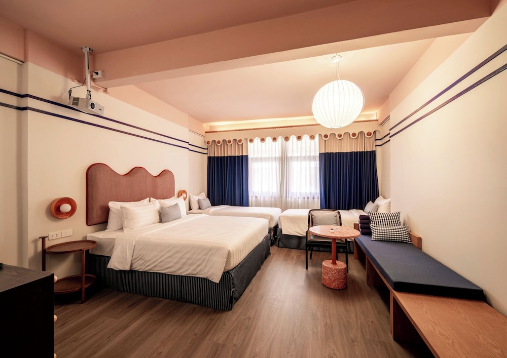 Deluxe Quadruple Room, Private Bathroom photo 1