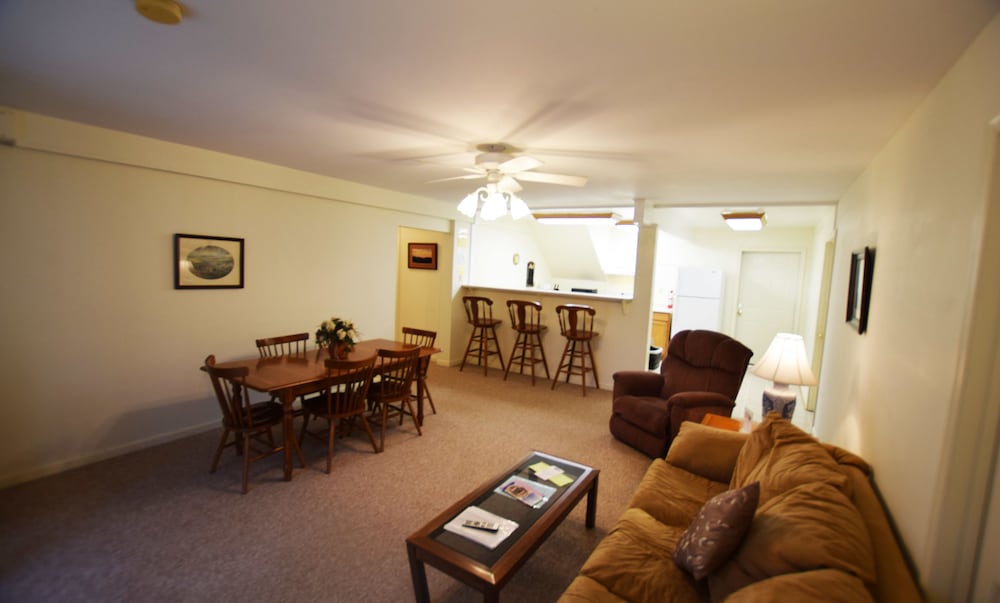 Pete's House - Photo 3
