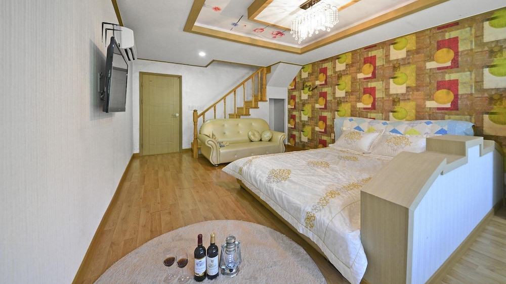 Basic Room, 1 Bedroom (Camomile 207) - Photo 5