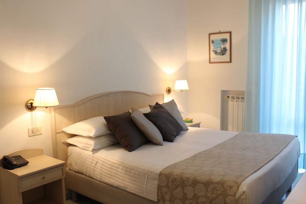 Economy Double Room photo 3