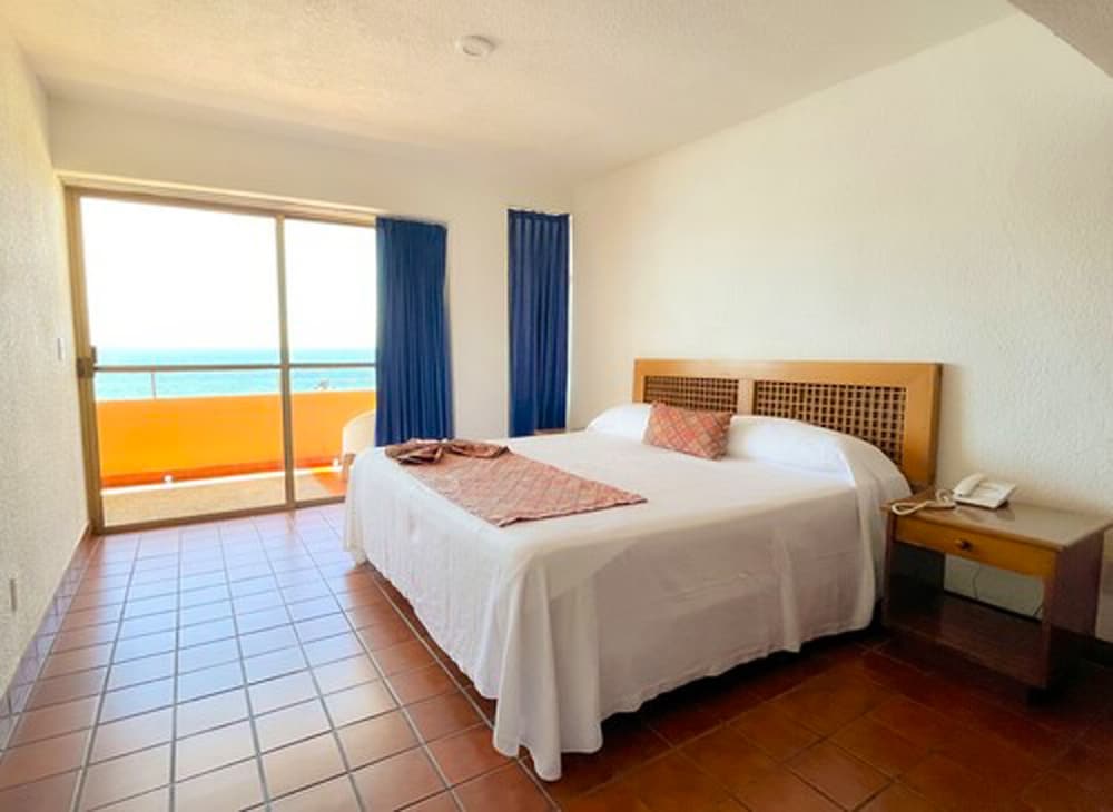 Suite, 2 Bedrooms, Sea View photo 3