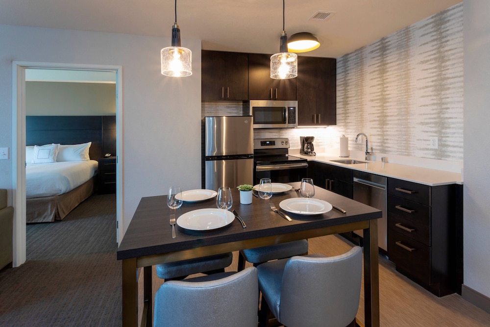 Suite, 2 Bedrooms photo 2