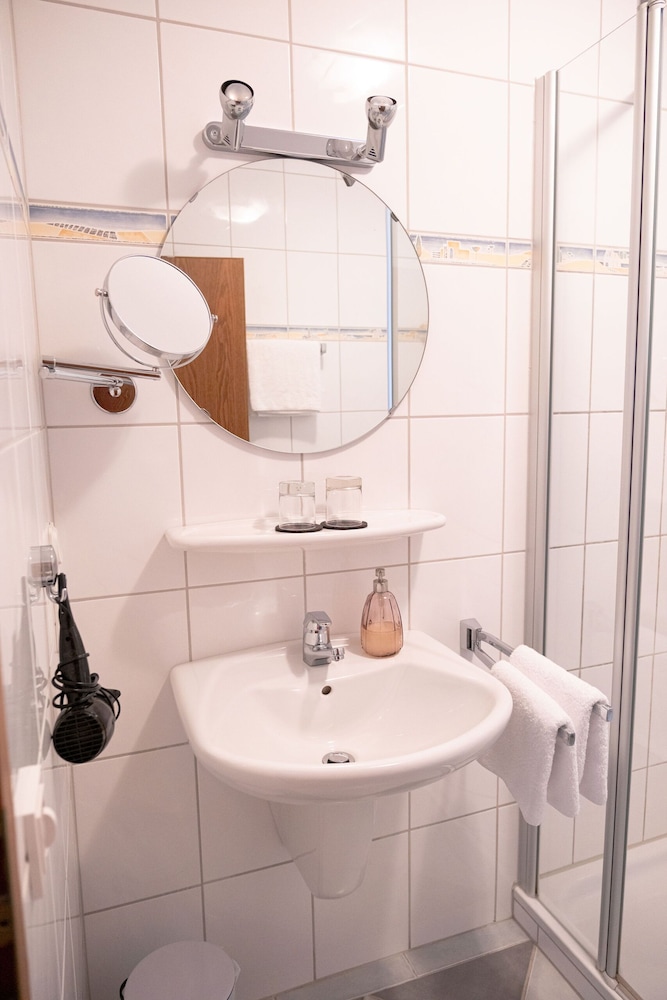 Deluxe Double Room, Private Bathroom, City View (Doppelzimmer) - Photo 8