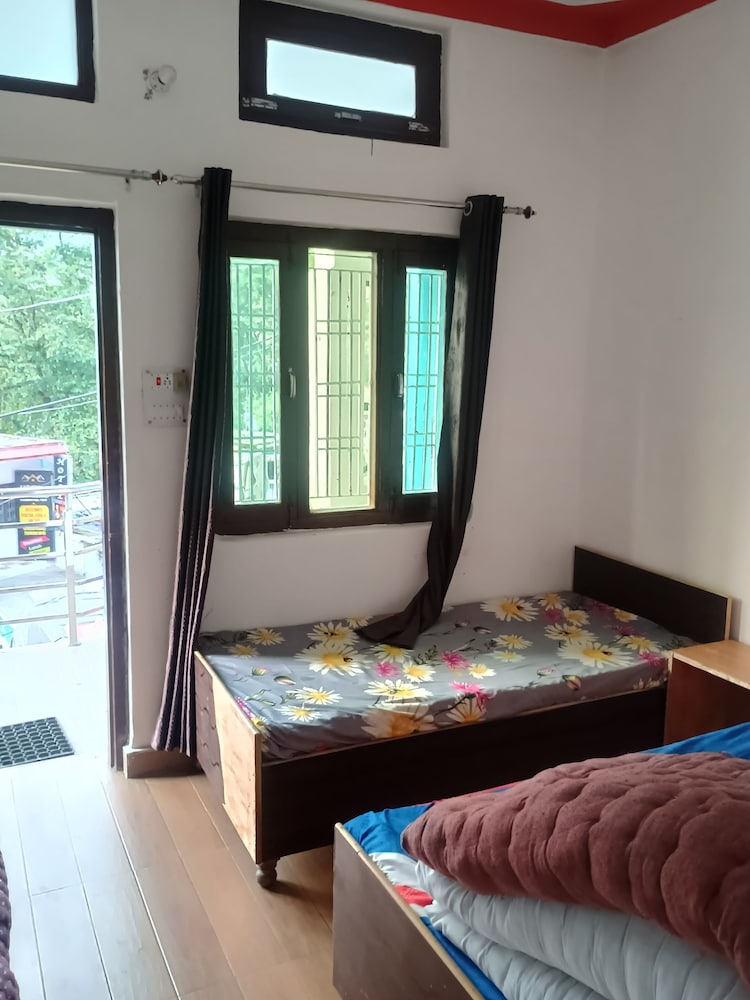 Classic Triple Room, Balcony, Mountain View