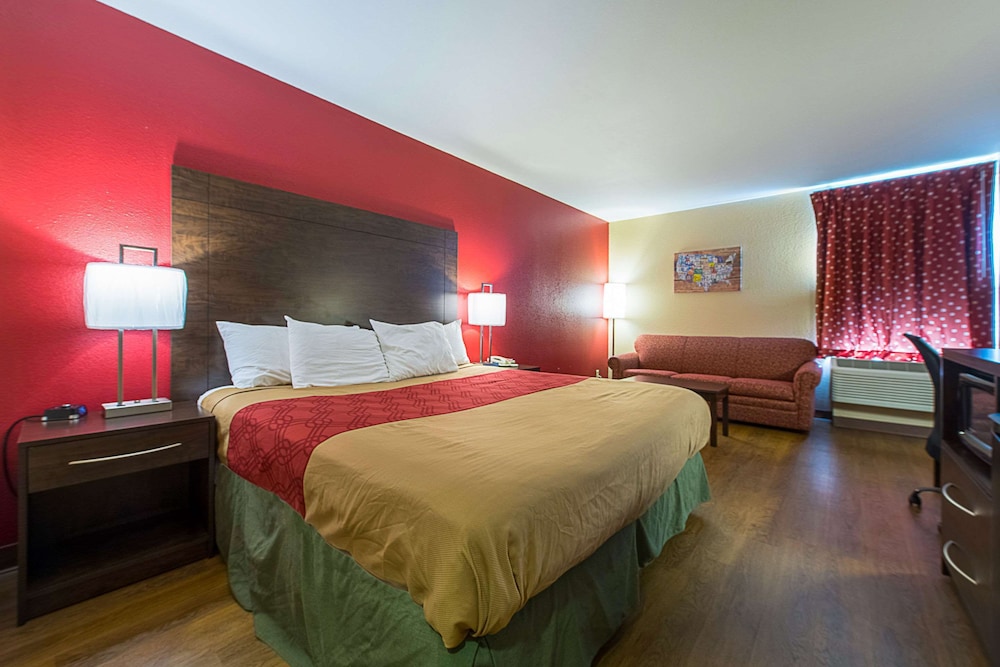 Suite, 1 King Bed with Sofa bed, Non Smoking - Photo 2
