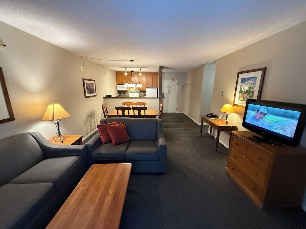 Condo, Multiple Beds, Pool Access, Mountain View (#405)