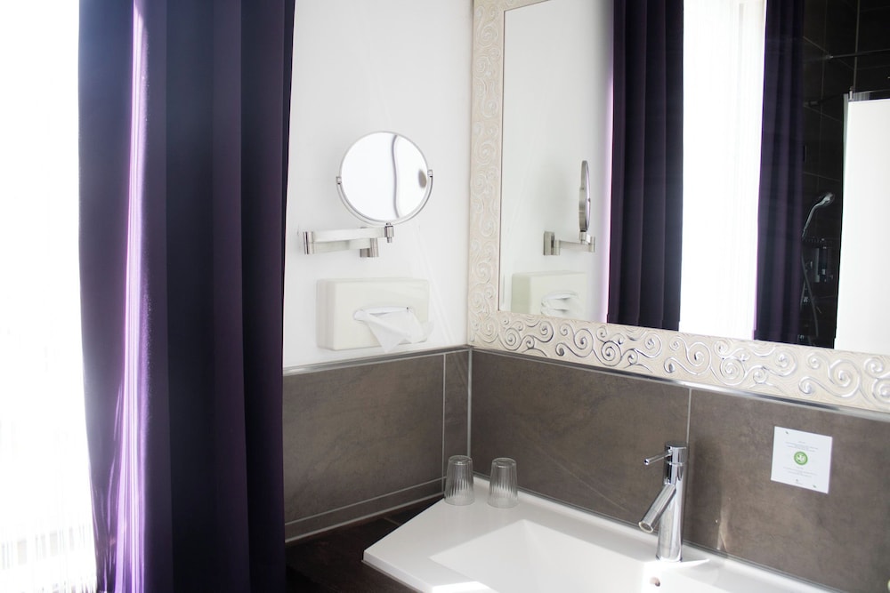Standard Double Room - Photo 4