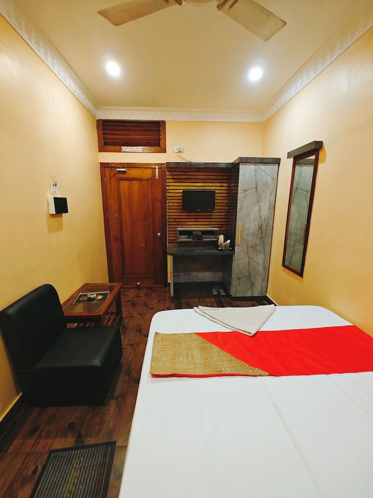 Deluxe Queen Room - Photo 4