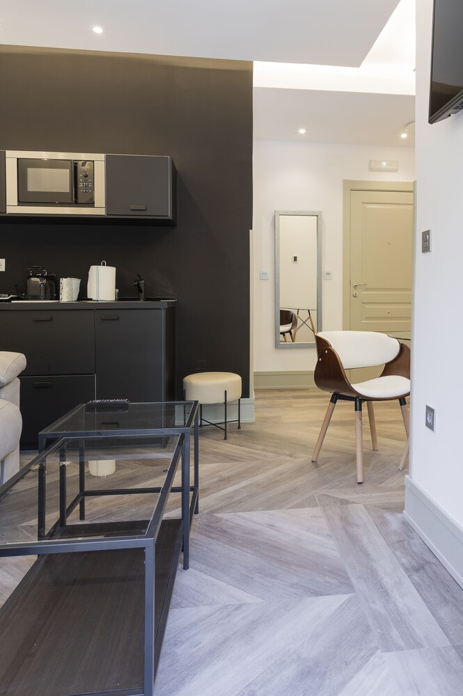 Premium Studio Suite photo 3