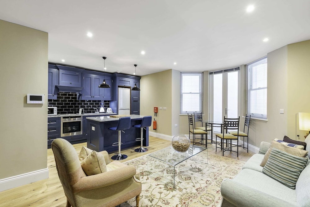 Basic Apartment photo 1
