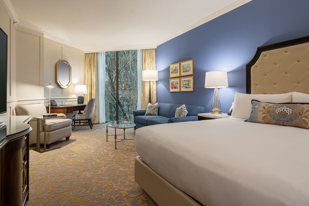 Traditional Room, Multiple Beds, Corner - Photo 1