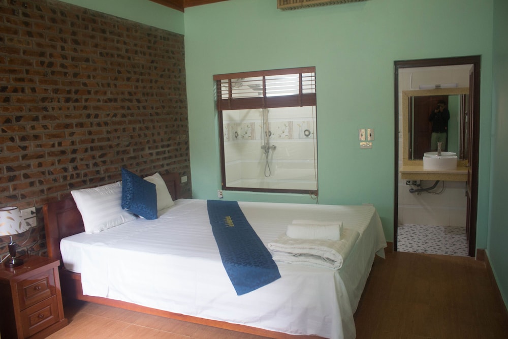 Deluxe Bungalow photo 2