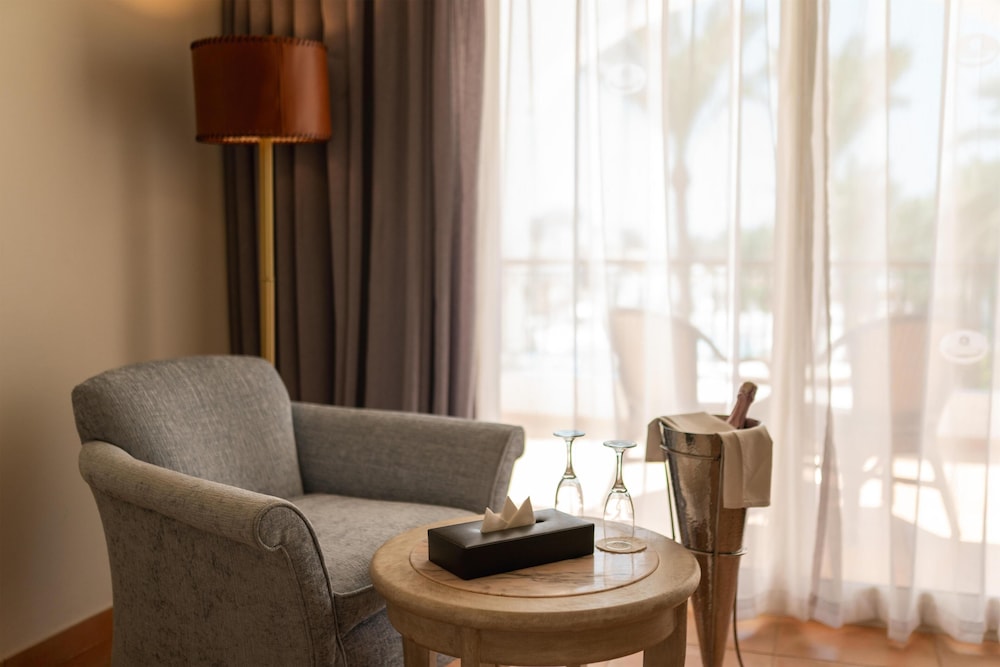 Superior Junior Suite thumbnail 6