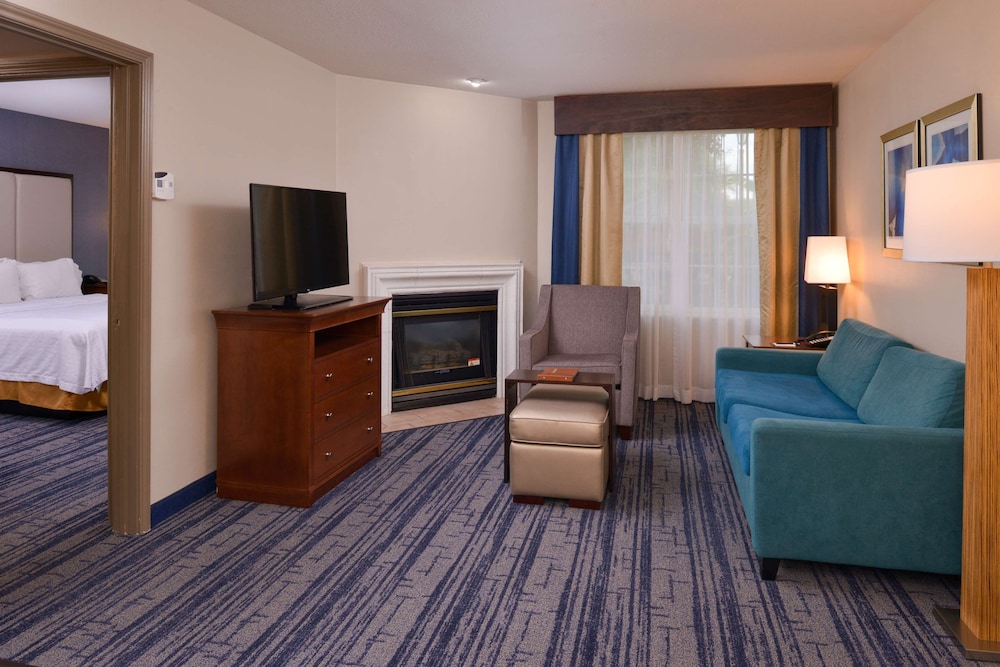 Suite, 2 Queen Beds - Photo 13