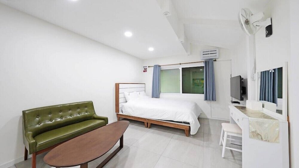 Room (Sevenstar)