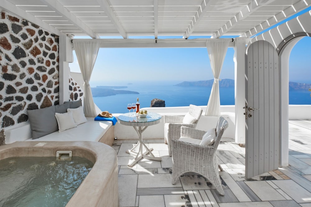 Superior Suite, Jetted Tub ( Caldera View) - Photo 5