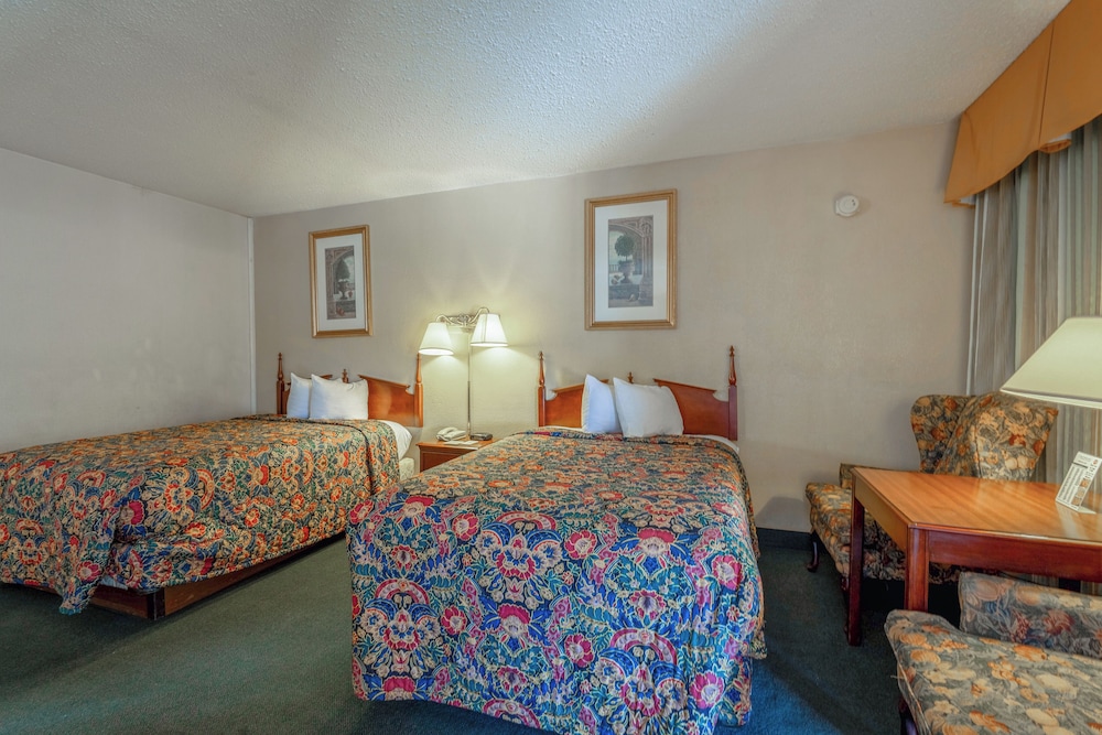 Quadruple Room, Multiple Beds photo 2