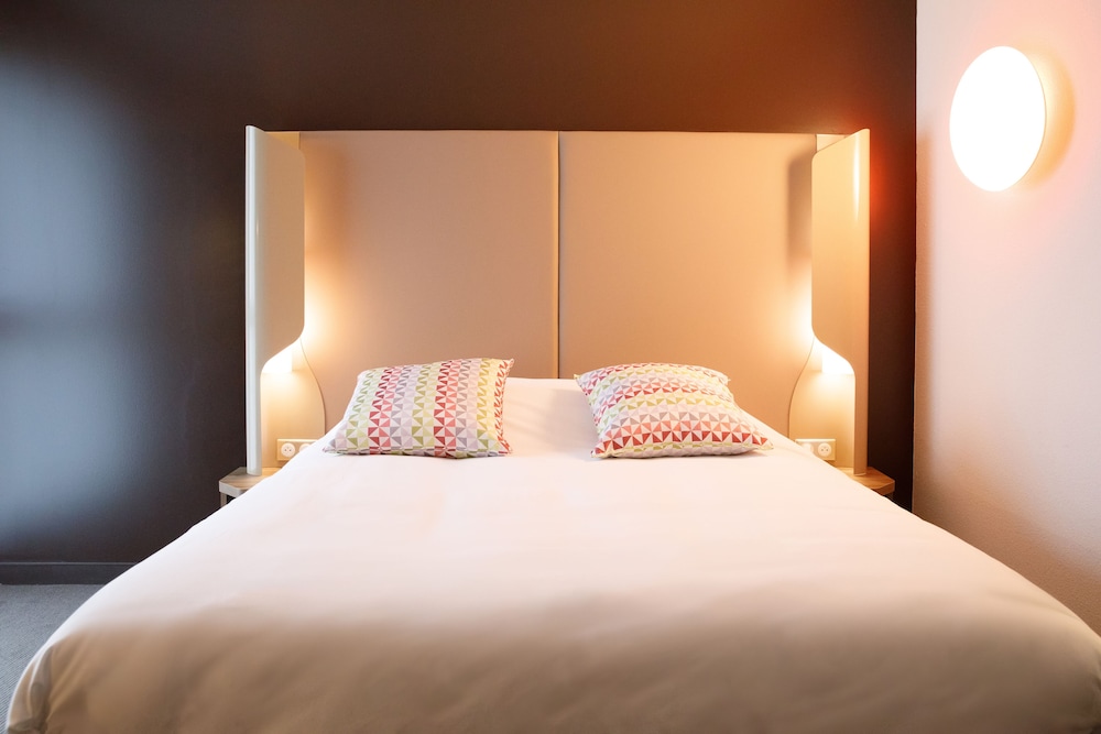 Standard Room, 1 Double Bed - Photo 10