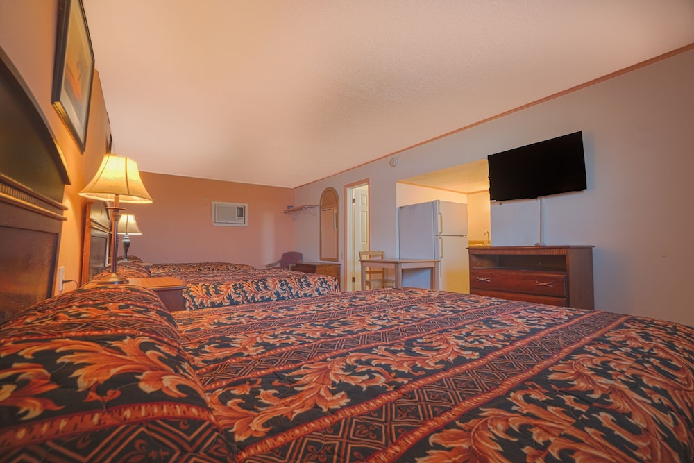 Room, Multiple Beds - Photo 5
