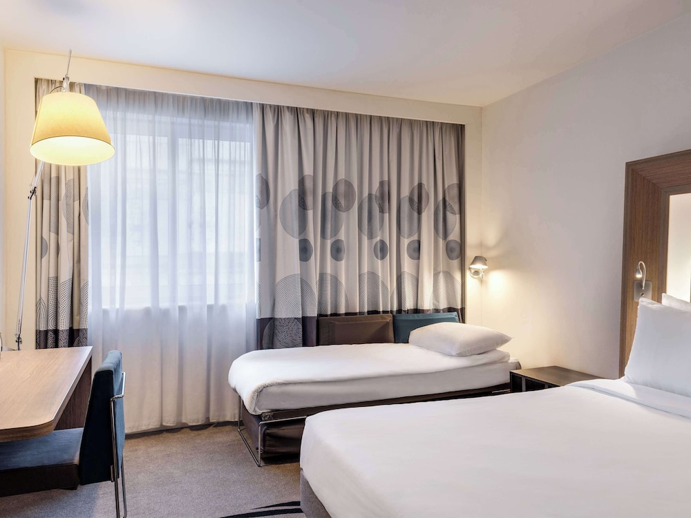 Suite, 1 Queen Bed with Sofa bed
