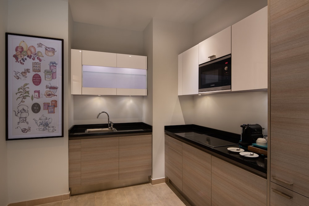 Royal Suite, 2 Bedrooms, Terrace thumbnail 6